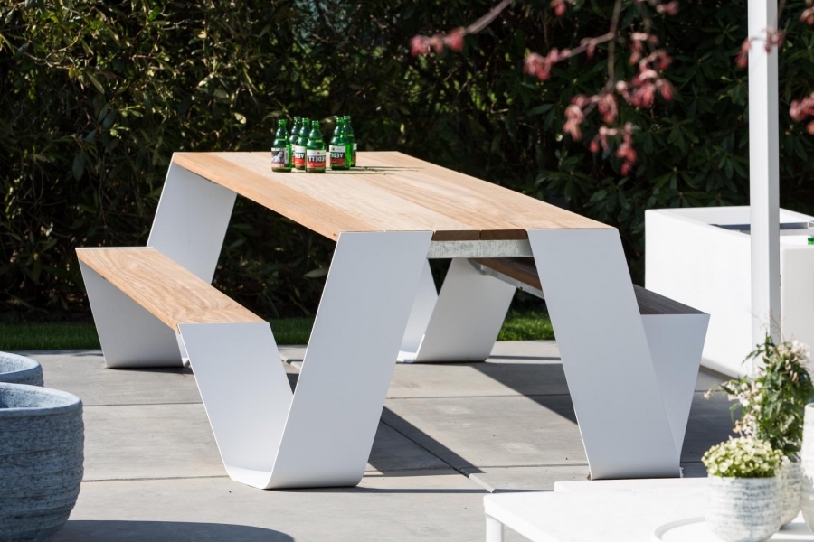 aluminium met houten picknicktafel