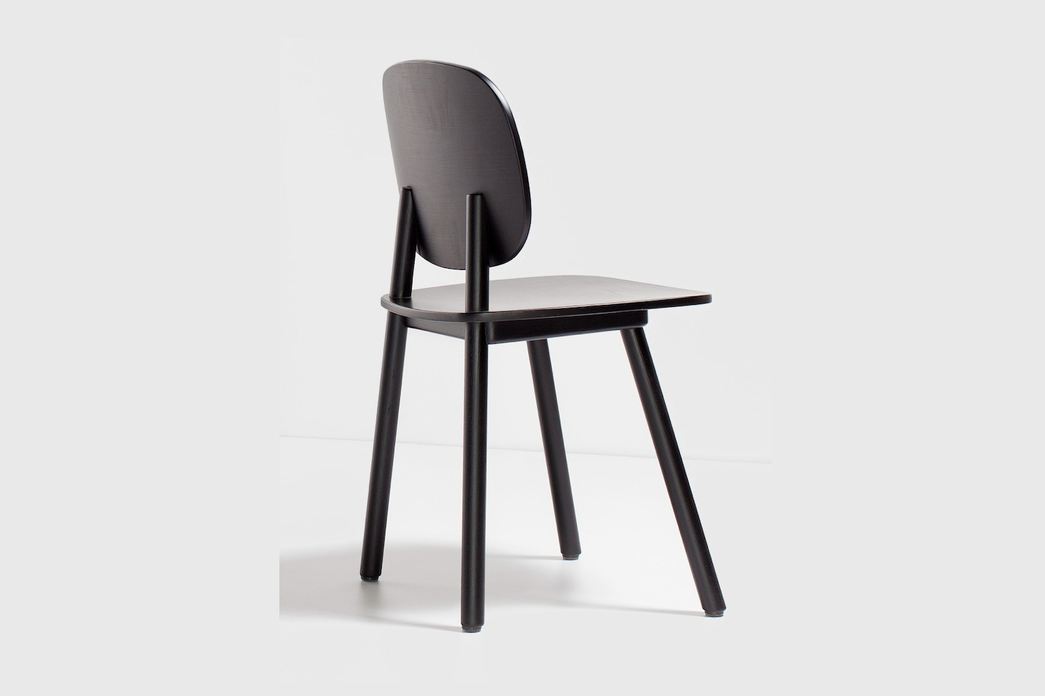 zwarte duurzame design stoel